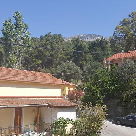 Moustakis Hotel Agia Efimia Ngoại thất bức ảnh